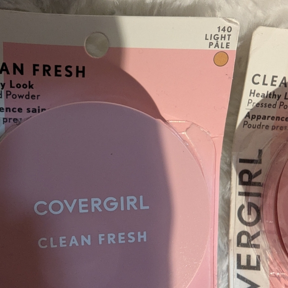 Covergirl Clean Fresh and Classic Ivory Powders - Picture 2 of 5